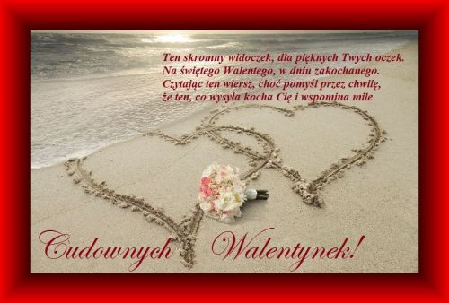 Dwa serca narysowane na piasku na pla�y, bukiet kwiat�w i romantyczny wiersz walentynkowy