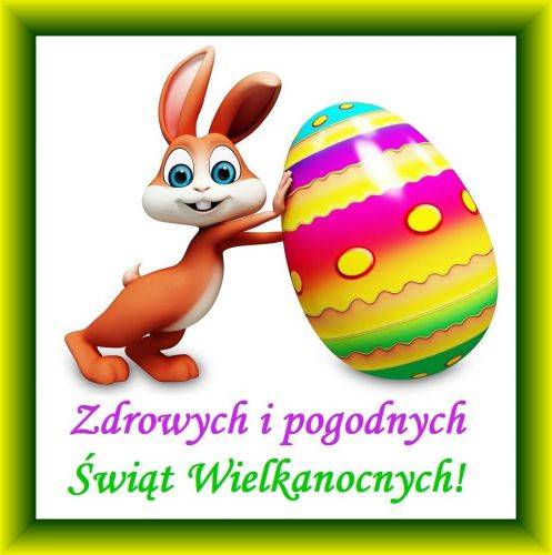 U�miechni�ty kr�lik wielkanocny pcha du�e kolorowe jajko z napisem Zdrowych i pogodnych �wi�t wielkanocnych