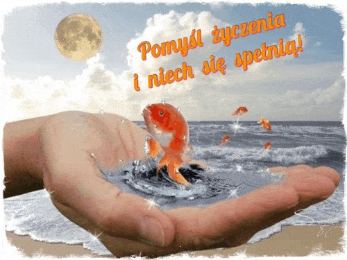 Z�ota rybka wyskakuje z wody w d�oni na tle morza, ksi�yca i napisu Pomy�l �yczenia i niech si� spe�ni�