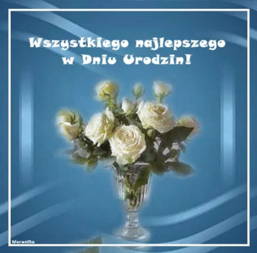 Bia�e r�e w szklanym wazonie na niebieskim tle z napisem Wszystkiego najlepszego w Dniu Urodzin