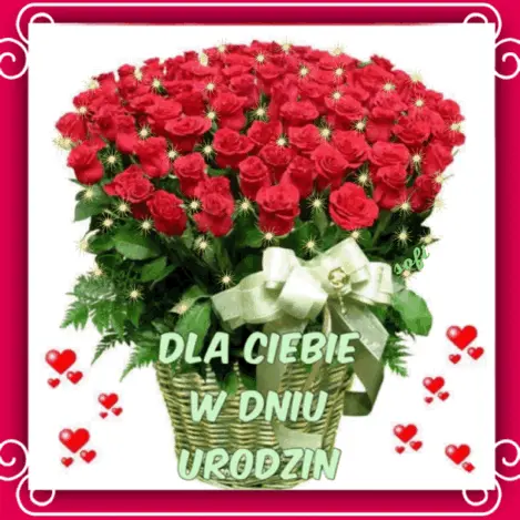 Wiktenski kosz pe�en czerwonych r� z zielon� kokard� i napisem Dla Ciebie W Dniu Urodzin