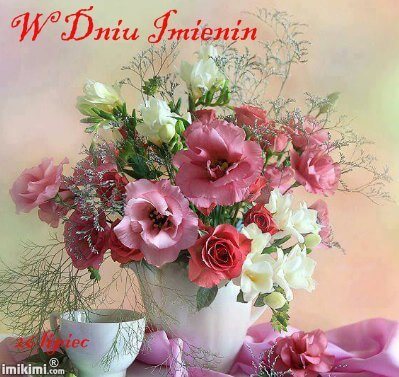 Bukiety r�owych i bia�ych kwiat�w w wazonie z napisem W Dniu Imienin