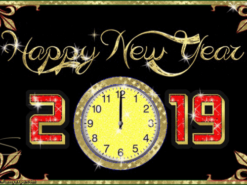 Z�oty napis Happy New Year, zegar wskazuj�cy p�noc i b�yszcz�cy czerwono-z�oty rok 2019