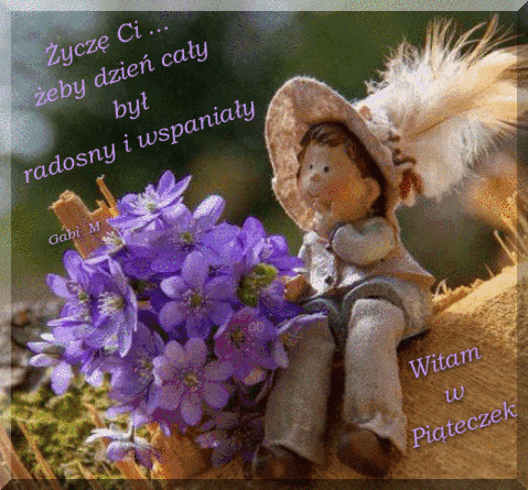 Ma�a figurka dziecka w kapeluszu z pi�rem obok fioletowych kwiat�w i napis Witam w Pi�teczek